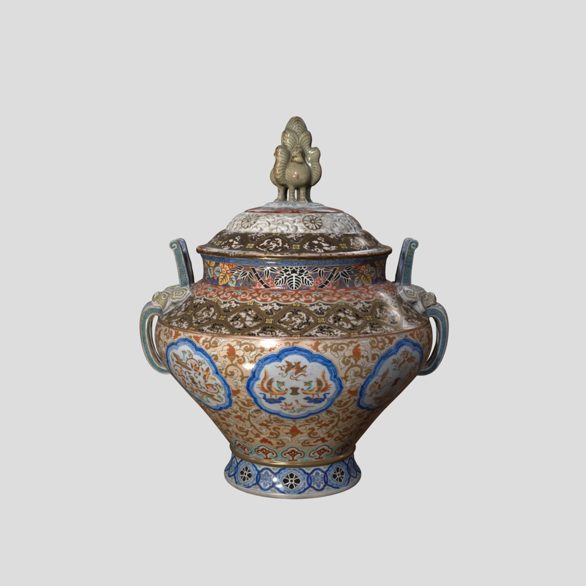 支釘青磁 毛公鼎 香炉 香道具 装飾品 現代工芸品 美術品 岐阜現代陶芸美術館 | 3Dコレクションギャラリー | 染付上絵桐